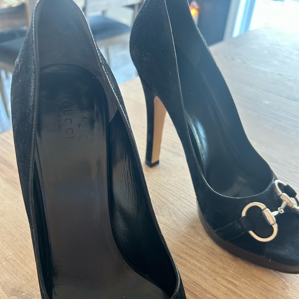 Fabulous ultra high open toe suede platformheels by Gucci.